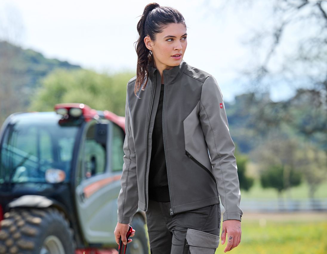 Themen: Softshelljacke e.s.trail pure, Damen + carbongrau/basaltgrau 1