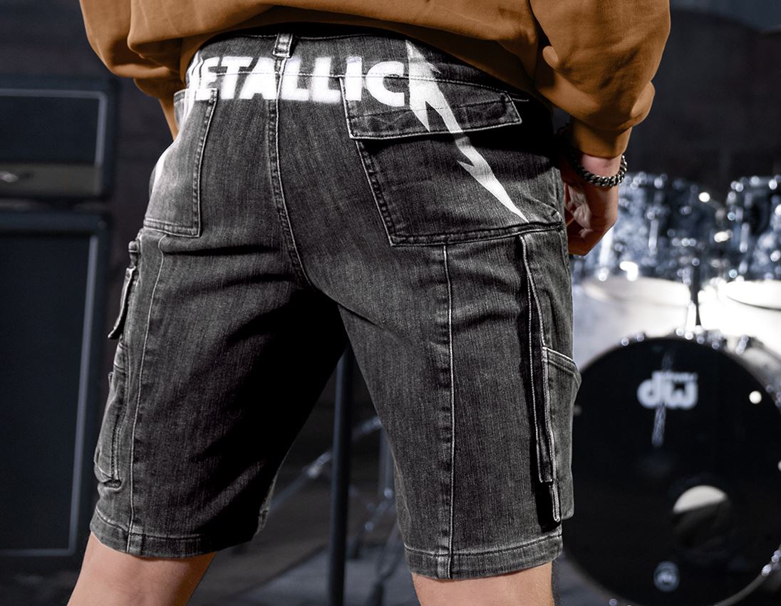 Hosen: Metallica denim shorts + blackwashed 1