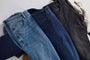 Die e.s. Winter 5-Pocket-Stretch-Jeans ist in Stonewashed, Darkwashed und Blackwashed erhältlich.